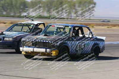 media/Oct-01-2022-24 Hours of Lemons (Sat) [[0fb1f7cfb1]]/10am (Front Straight)/